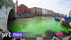 Deel van het Canal Grande in Venetië kleurt vandaag helgroen