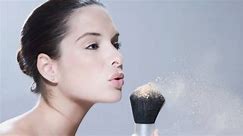 Le "sandbagging": une technique infaillible pour fixer son maquillage