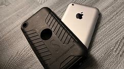 Trying out an old Gimmicky iPhone 2G case