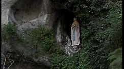 The story of the apparitions in Lourdes