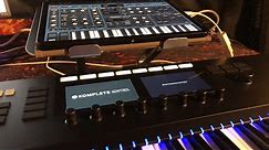 Komplete Kontrol S49/61/88 Keyboard - How To Use With Your iPad or iPhone
