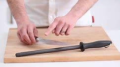 How to Sharpen a Knife with a Sharpening Steel / Honing Rod