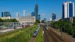 Pociągi z panoramą Warszawy