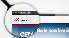 Cemex lanzó una mochila en forma de bulto de cemento