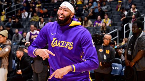 NBA Fans React to Anthony Davis’ Strong Performance in Lakers vs. Mavericks Game