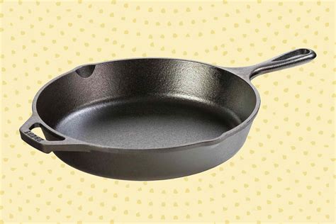 Can you use bacon grease to season a cast-iron skillet?