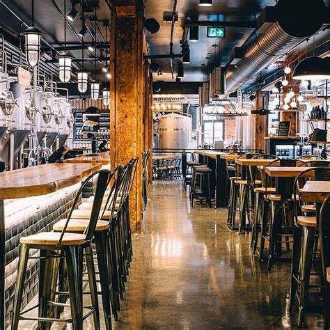10 BEST Restaurants Near Goose Island Brewhouse Toronto