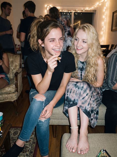 Nano Banana prompt: Hermione granger, leaning against Lun...