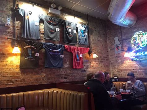 THE 10 CLOSEST Hotels to Pequod’s Pizza, Chicago