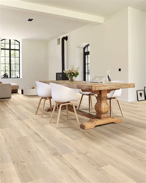 Where is Vinyl Flooring Best Used? | Practical Guide Spain – Port of Altea