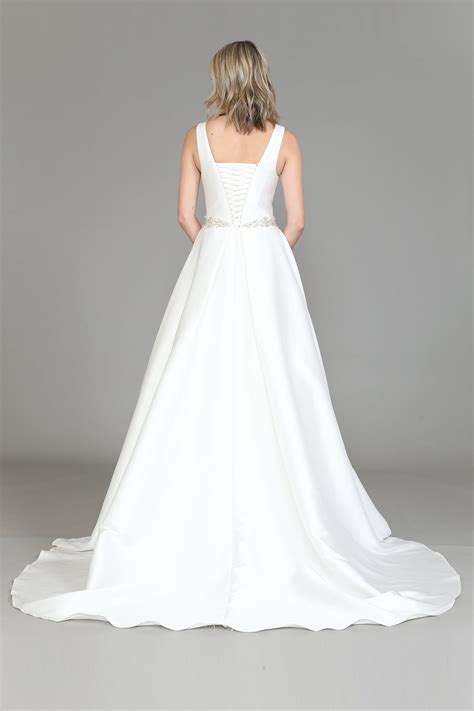 Scoop Neck Floor Length Satin Wedding Dress Poly USA 8518