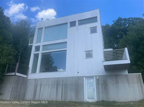 A Cube in the Corner of the Sky in Canaan