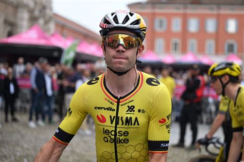 “I have lost count by now” - Wout van Aert back on the bike after illness