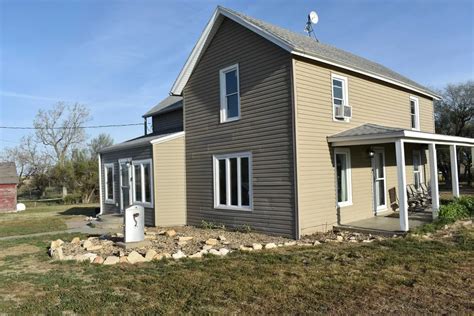 1721 Susank Rd, Hoisington, KS 67544 [Updated 4/24]