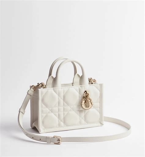 Mini Dior Book Tote Macrocannage Kalbsleder in Latte (21,5 x 13 x 7,5 cm) | DIOR