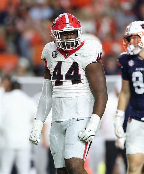 Georgia Football Receives Devastating News on DL Jordan Hall