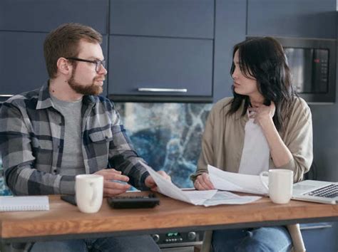 5 Money Questions To Ask Before Moving In Together | Femina.in