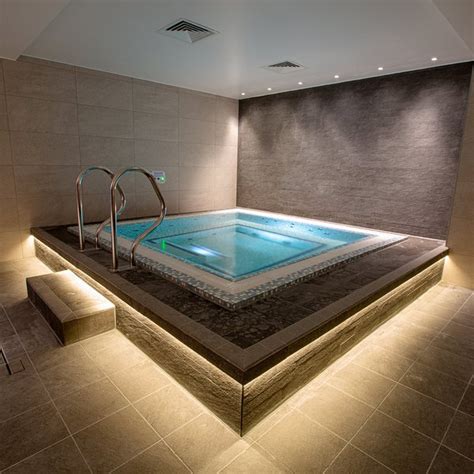 5 BEST Restaurants Near Enderby Leisure And Golf Centre