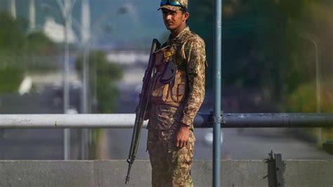 Iran's Foreign Minister Departures Amidst Tensions in U.S.-Iran Talks