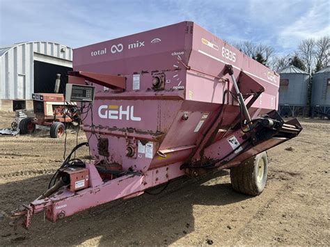 Gehl 8335 Lot No. 2809 Hay and Forage For Sale | Tractor Zoom