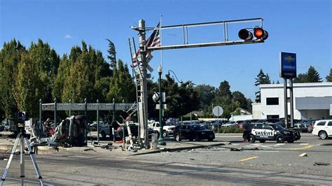 Man injured in Sumner Amtrak train crash at crossing | Tacoma News Tribune