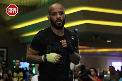 Video: Media-scrum med Demetrious Johnson inför hans titelförsvar under ...
