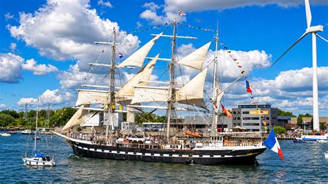 Sail out Amsterdam showcases tall ships and maritime spectacle (4K)
