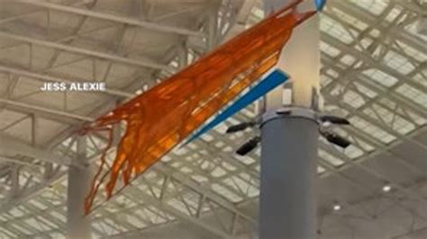 Travelers wait in hours-long TSA lines amid partial government shutdown