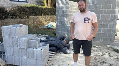 « Je n’en dors plus » : dans le Morbihan, une entreprise du bâtiment en ...