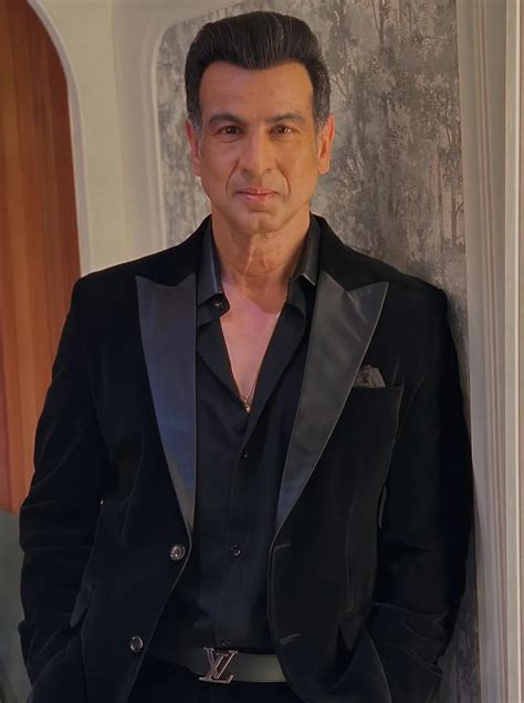 Karan Johar Meets Guru Meryl Streep, Anne Hathaway at Devil Wears Prada 2 Event - Andhravilas.net