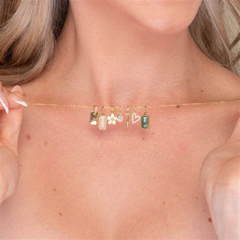 Daisy Flower Pendant