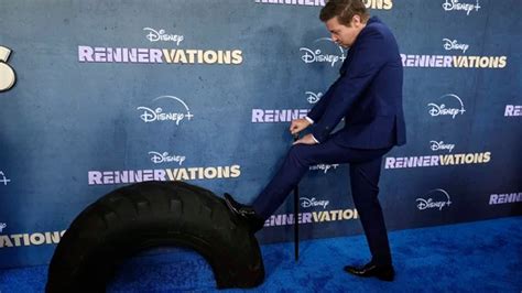 Jeremy Renner på premiär efter svåra olyckan