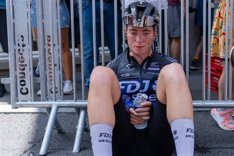 “Demi was perfectly positioned” – Dumoulin analyses Vollering’s crash