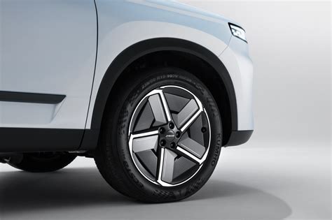 Jaecoo expands 7 SUV line-up with a self-charging hybrid | Car News