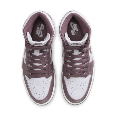Air Jordan 1 High OG 'Mauve' (DZ5485-105) release date. Nike SNKRS