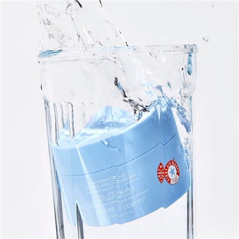 Hydrating Dewy Gel Cream - Crema idratante all'acido ialuronico ...