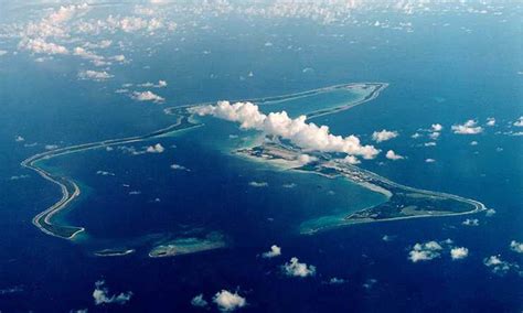 Starmer's Chagos 'surrender' could open protected British waters to EU ...