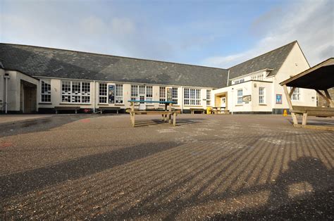 Update - 8 free... - Buckfastleigh Town Hall and Institute | Facebook