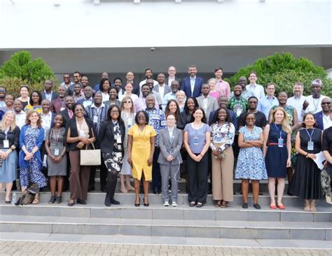 The global Dx AMR collaborative: an approach to strengthen the role of ...