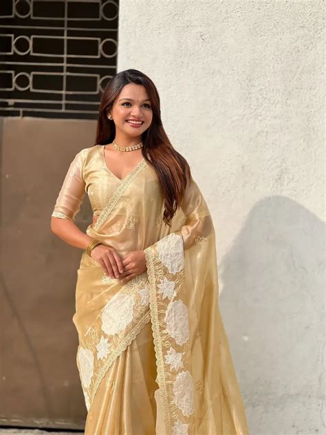 Shop Elegant Oris Silk Saree | Lotus Embroidered Wedding... – TREND BUY