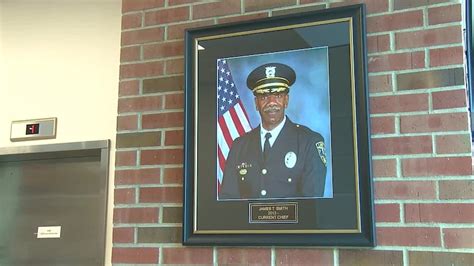 Toyota recalls 162,000 trucks over faulty screens