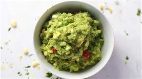 5 Guacamole Recipes You'll Actually Want To Make For Cinco De Mayo