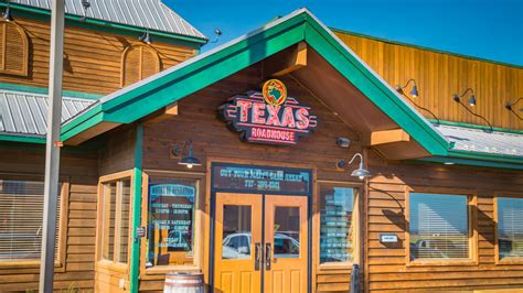 The Hidden-Gem Chicken Dish That Makes A Texas Roadhouse Visit Worth It