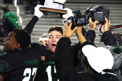Dow beats East Lansing for first district title since 2015