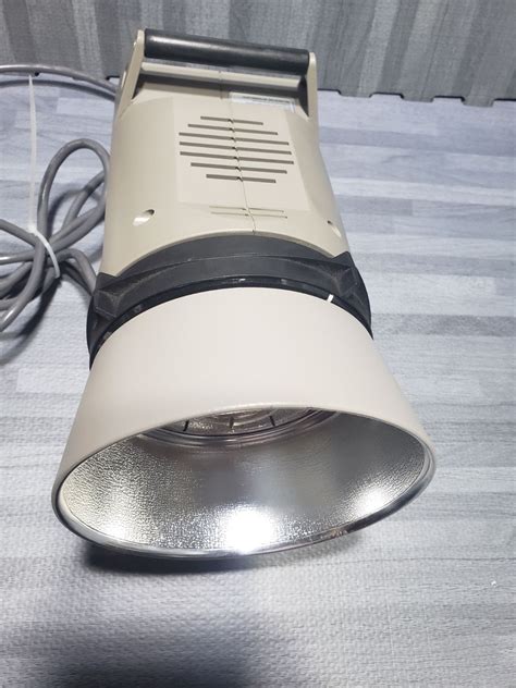 Elinchrom 400BX flash unit