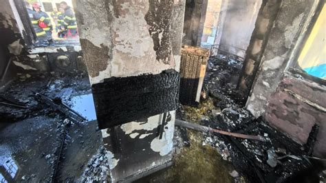 Bărbat găsit carbonizat într-un incendiu care i-a mistuit gospodăria ...