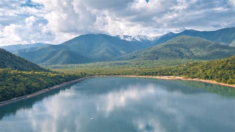 The mirror lake of Georgia