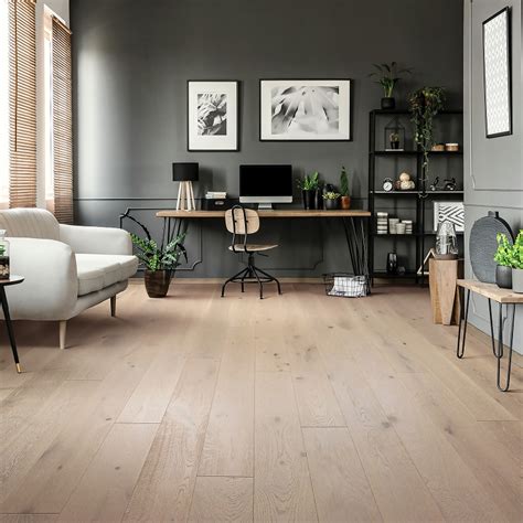 Hardwood Floor Store in Roseburg, OR, 3300 NW AVIATION DRIVE | Lowe's