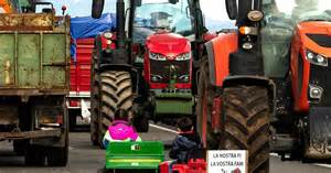 Los agricultores catalanes levantan todos los cortes tras reunirse con ...