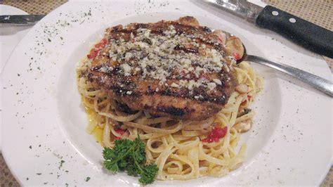 Discover the classic Des Moines restaurants that define the metro